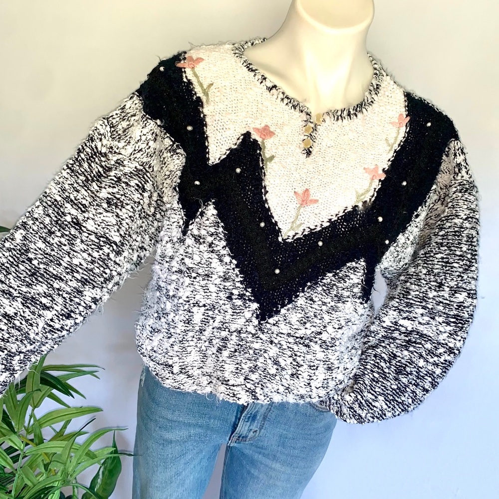 v i n t a g e :: Funky Floral Slouchy Grandma Knit Sweater - Picture 10 of 11
